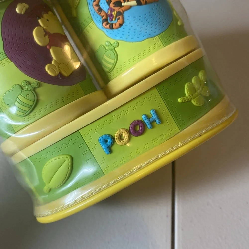 NIP Winnie the Pooh 3 Piece Plastic Vintage Bathroom Set Cup Soap Dish Brush Cup